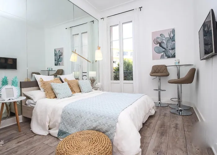 Miramar Studette Furnished